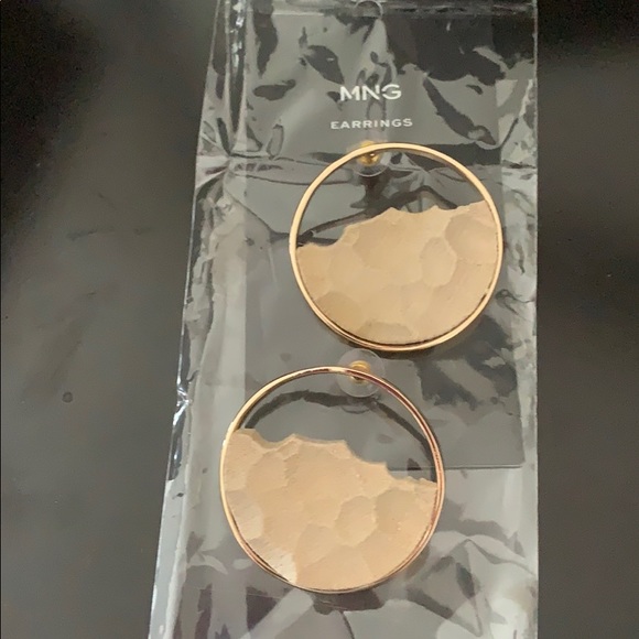 Mango Earrings - Picture 1 of 2